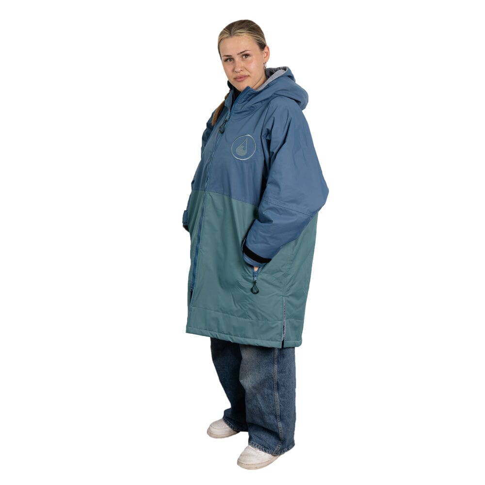 Storm Robe Yukon Blue - Wasserdichter Umkleidemantel Wasserdichte Storm Ponchos WAVE HAWAII