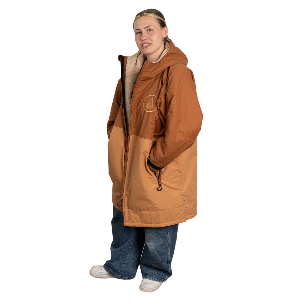 Storm Robe Yukon Brown - Wasserdichter Umkleidemantel Wasserdichte Storm Ponchos WAVE HAWAII