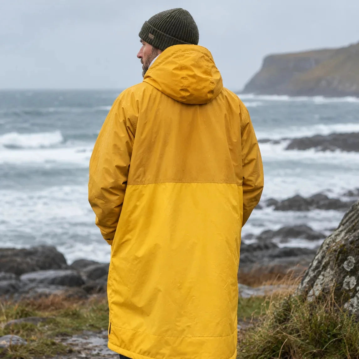 Storm Robe Yukon Yellow - Wasserdichter Umkleidemantel Wasserdichte Storm Ponchos WAVE HAWAII 